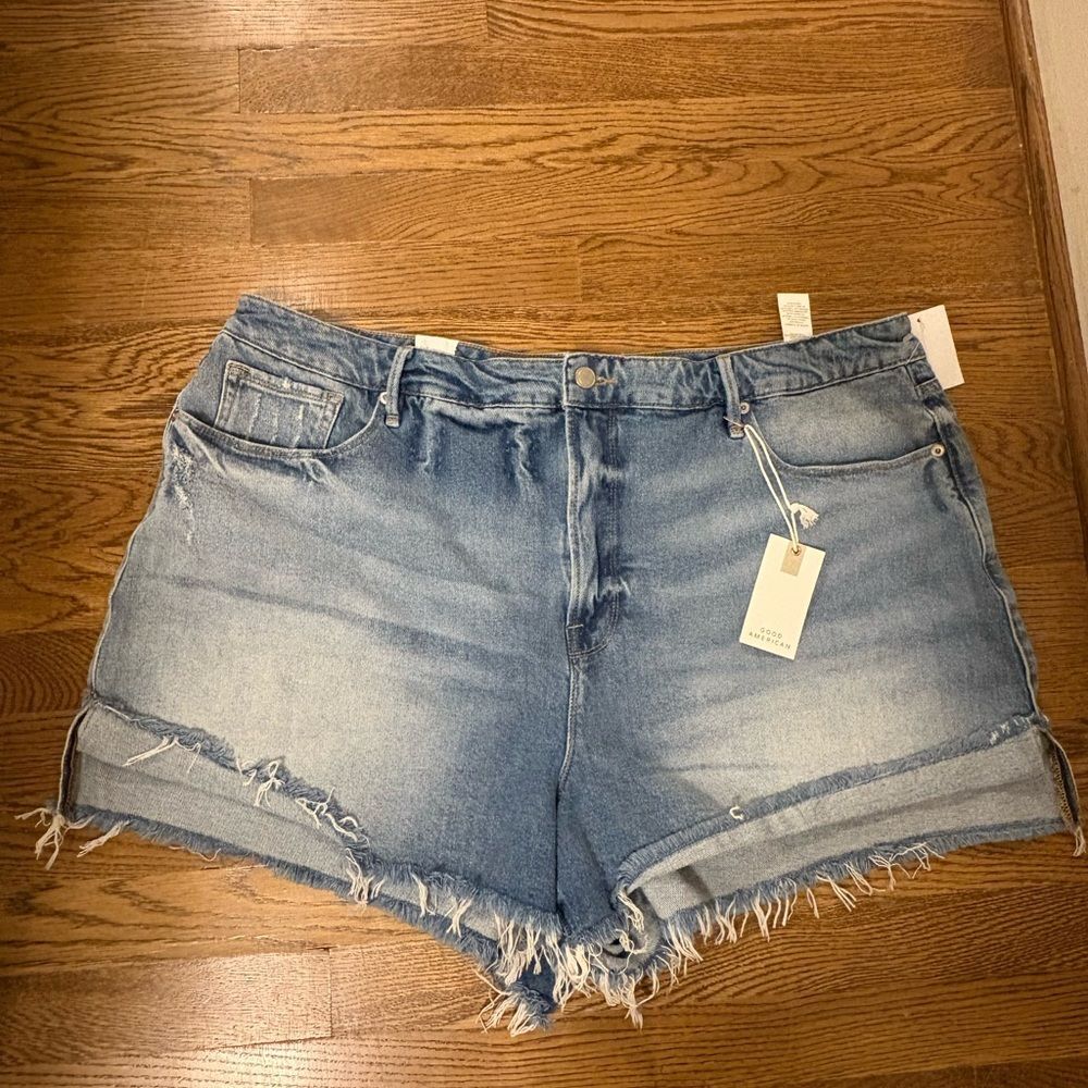 Good American NWT Light Blue Jean Shorts Good Curve plus size 22